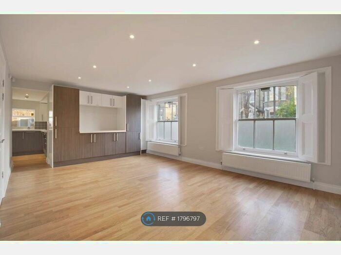 2 Bedroom Flat To Rent In Hamlet Road, London, SE19