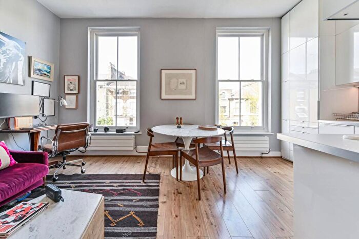 1 Bedroom Flat For Sale In Albion Road, Stoke Newington, London, N16