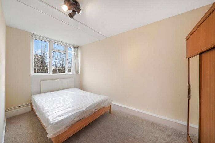 3 Bedroom Flat To Rent In Camden Road, Camden, N7