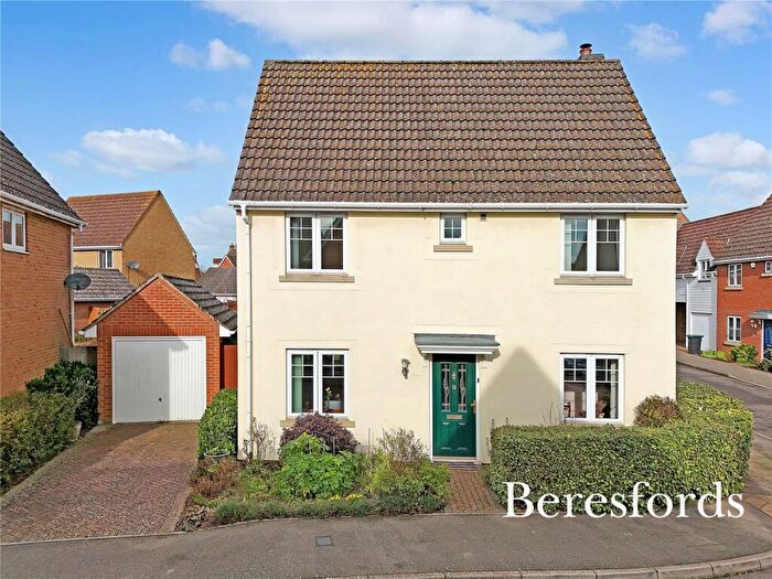3 Bedroom Detached House To Rent In Willow Road, CM6