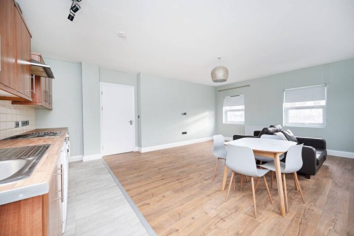 2 Bedroom Flat To Rent In St. James's Street, Walthamstow, London, E17