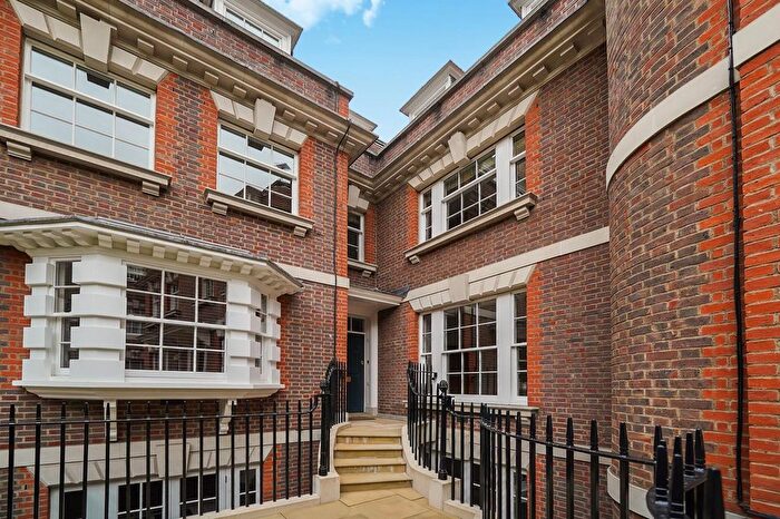 3 Bedroom Property To Rent In Dukes Mews, Marylebone, W1U
