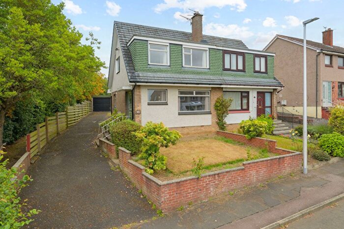 3 Bedroom Semi-Detached House For Sale In Sycamore Grove, Dunfermline, KY11