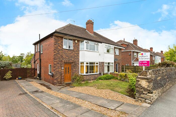 3 Bedroom Semi-Detached House For Sale In East View, Gildersome, Leeds, LS27