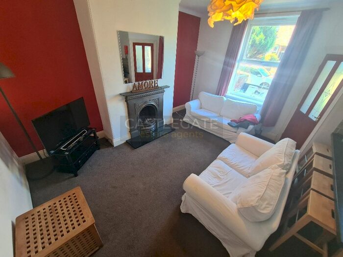 3 Bedroom Terraced House To Rent In Clement Street, Birkby, Huddersfield, HD1