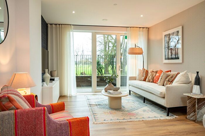 1 Bedroom Flat For Sale In " Bed Apartment" At The Fairway, Wembley, HA0