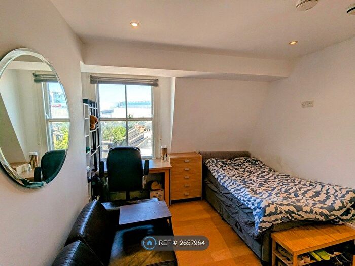 Studio To Rent In Uxbridge Road, London, W12