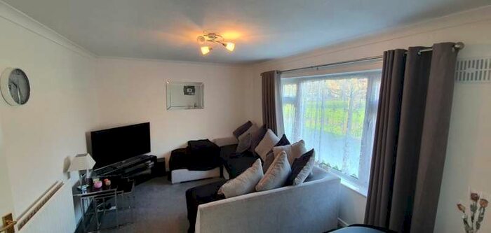 1 Bedroom Apartment To Rent In Fenside Avenue Coventry, CV3
