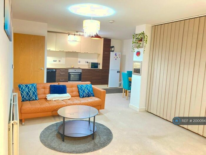 2 Bedroom Flat To Rent In Connaught Heights, London, E16