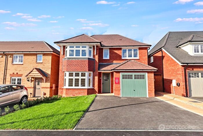 3 Bedroom Detached House For Sale In Salo Way, Arden Fields, Bulkington, CV12