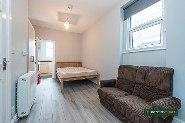 Studio To Rent In Uxbridge Road, Shepherds Bush, London, W12