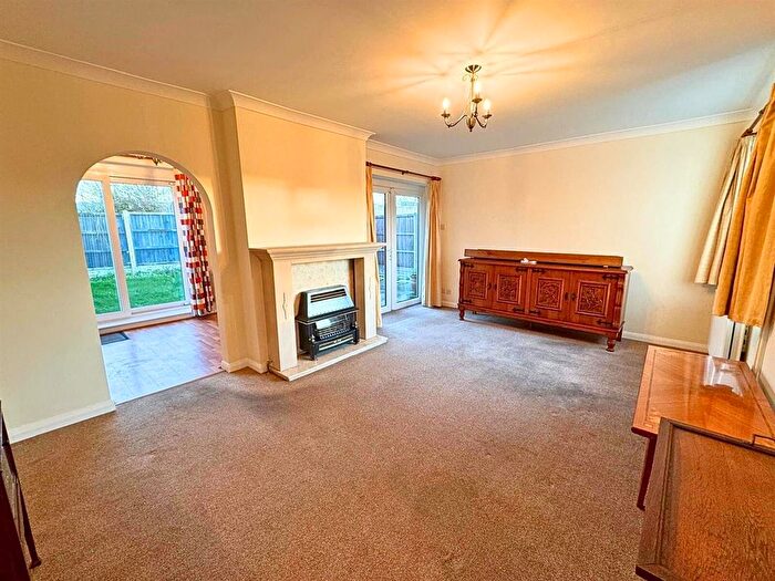 3 Bedroom Detached Bungalow For Sale In Home Close, Bracebridge Heath, LN4