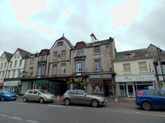 2 Bedroom Flat To Rent In Fore Street, EX20