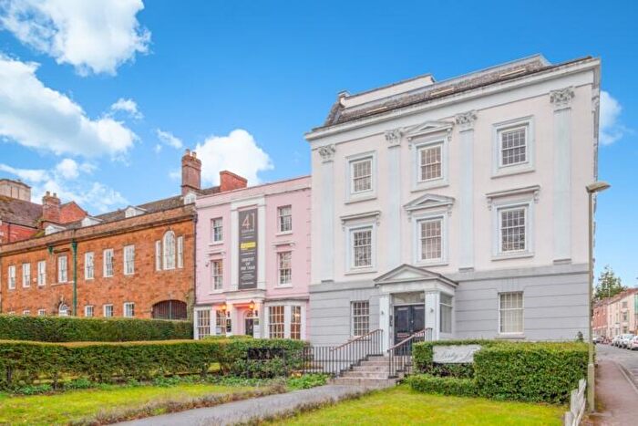 2 Bedroom Apartment To Rent In South Bar Street, Banbury, OX16