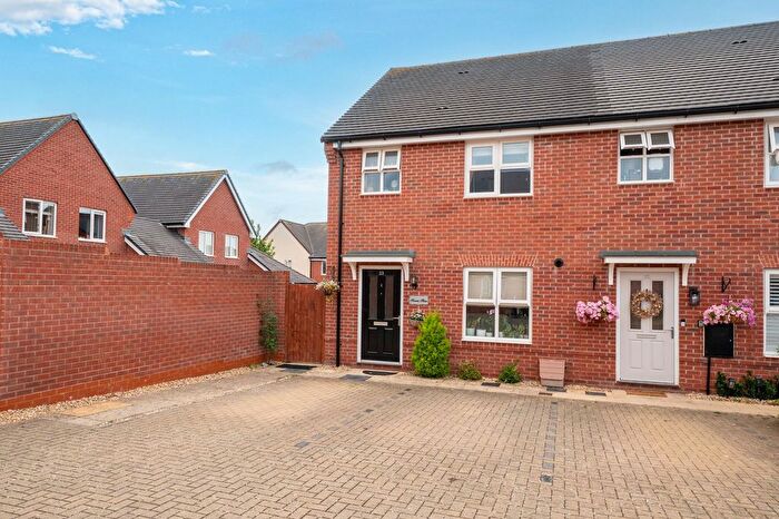 3 Bedroom End Of Terrace House For Sale In Alder Road, Andover, SP11