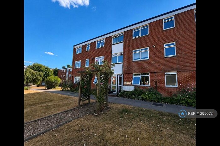 2 Bedroom Flat To Rent In Sollershott East, Letchworth, SG6