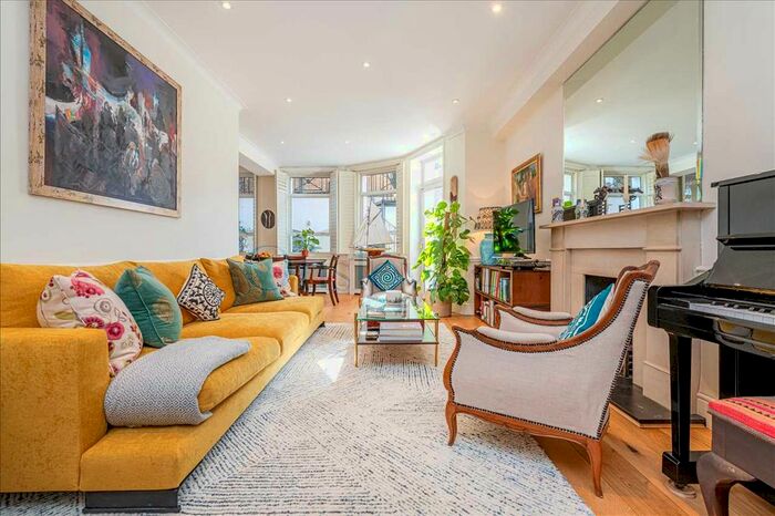 2 Bedroom Flat To Rent In Old Brompton Road, London, SW5