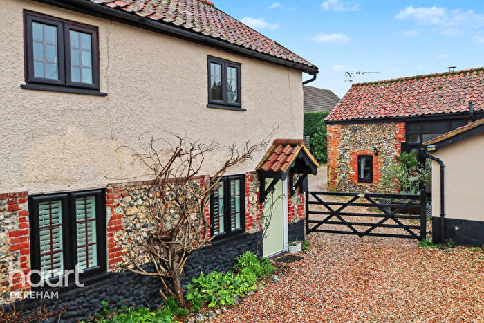 5 Bedroom Barn Conversion For Sale In The Street, Sporle, PE32