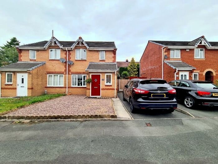 Houses for sale & to rent in BL4 0AS, Holly Grove, Farnworth Bolton