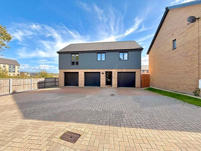 2 Bedroom Property For Sale In Titus Grove, Thorn, LU5