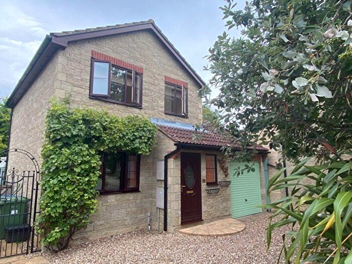 3 Bedroom Detached House To Rent In Wenhill Heights, Calne, SN11