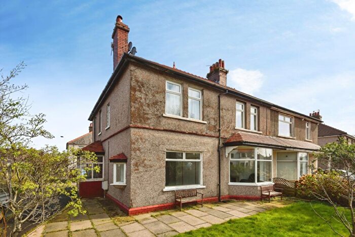 2 Bedroom Flat For Sale In Bare Lane, Morecambe, Lancashire, LA4