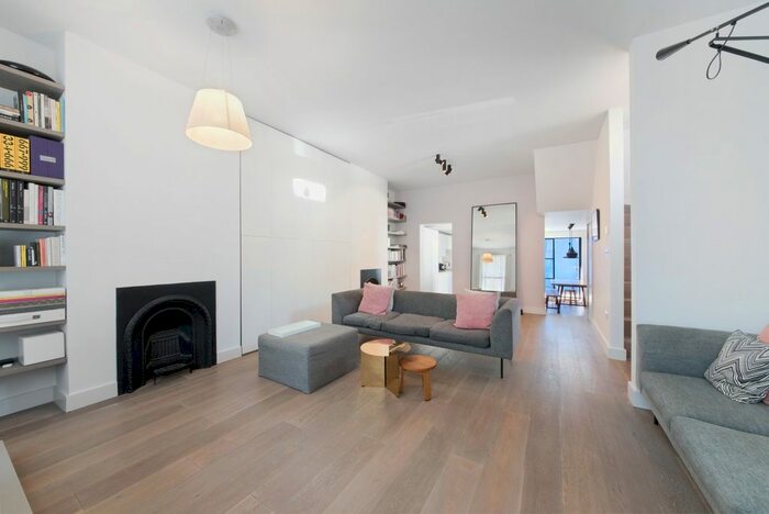 3 Bedroom Terraced House To Rent In Kenilworth Road, Bow, London, E3