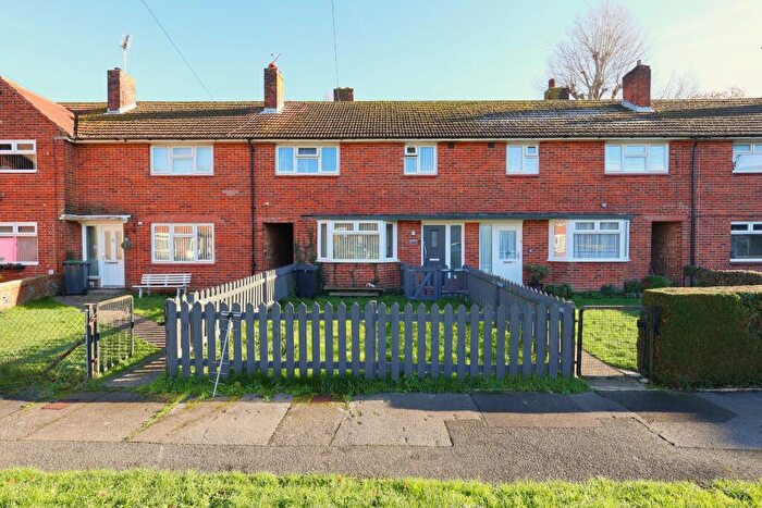3 Bedroom Terraced House For Sale In Littlegreen Avenue, Havant, PO9