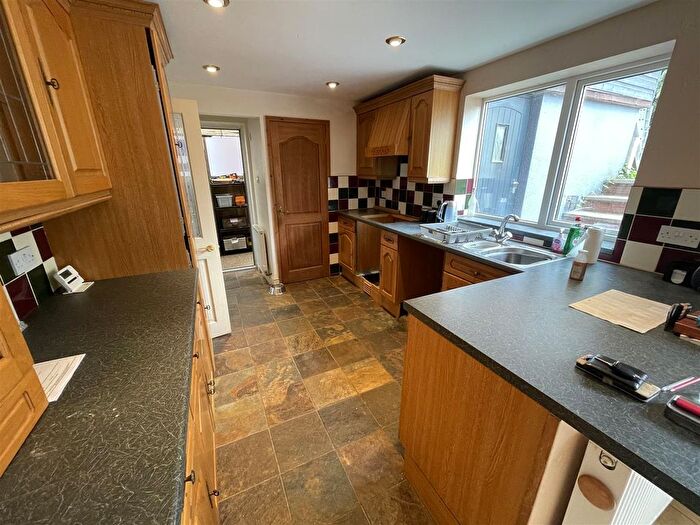 3 Bedroom Semi-Detached House For Sale In Ivelway, Crewkerne - No Onward Chain, TA18