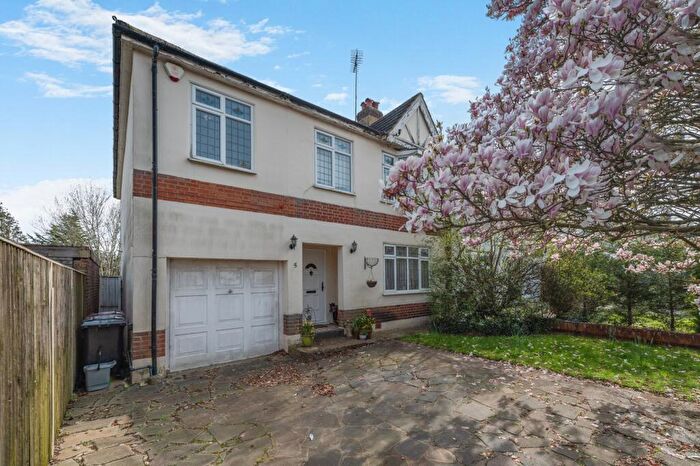 4 Bedroom Semi-Detached House For Sale In Dugdale Hill Lane, Potters Bar, Hertfordshire, EN6