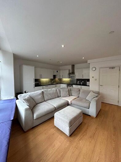 2 Bedroom Flat To Rent In Dock Street, City Centre, Dundee, DD1