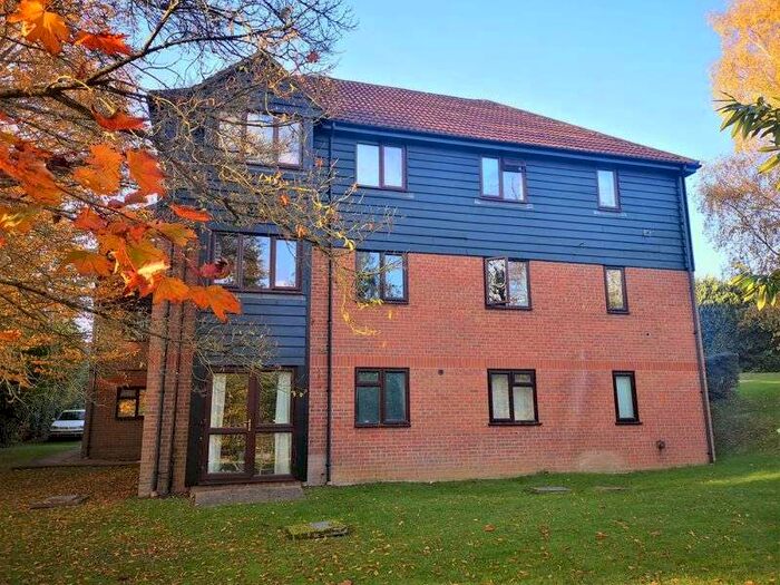 1 Bedroom Property To Rent In Fairview Gardens, Farnham, GU9