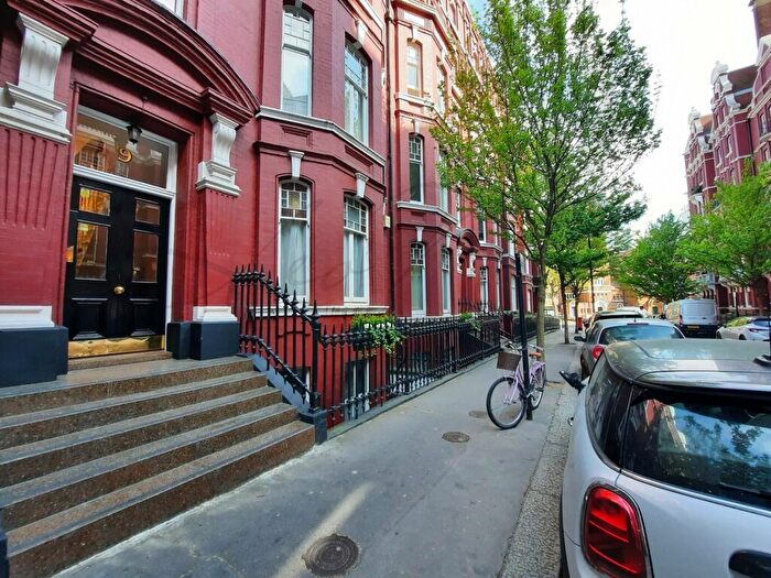 4 Bedroom Flat To Rent In Transept Street, Marylebone, NW1