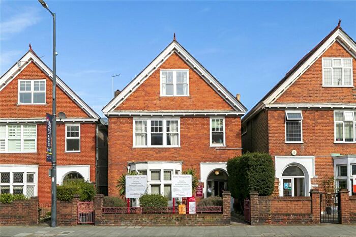 1 Bedroom Apartment To Rent In Upper Richmond Road West, East Sheen, SW14