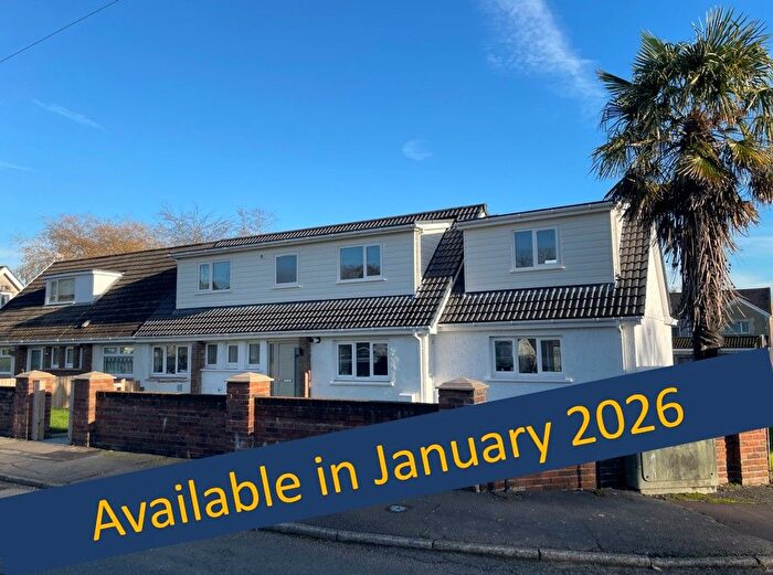 4 Bedroom Semi-Detached House To Rent In Elizabeth Close, Swansea, SA6