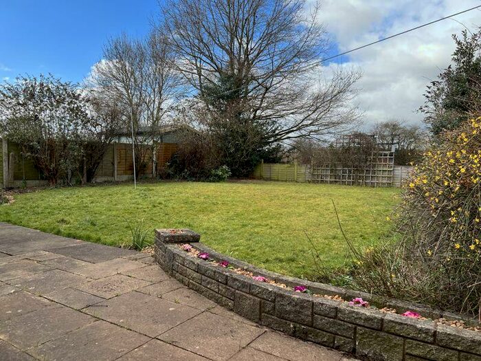 3 Bedroom Bungalow To Rent In Brook End Drive, Henley-In-Arden, B95