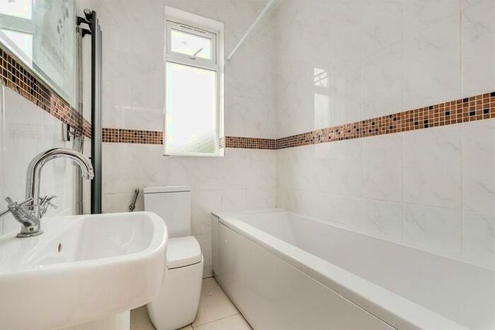 4 Bedroom Terraced House To Rent In London, SW17