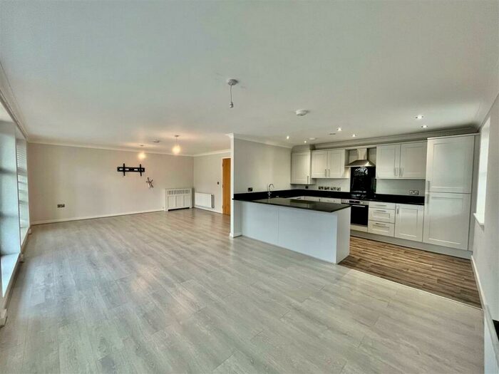 2 Bedroom Apartment To Rent In Ashfield Court, Low Fell, NE9