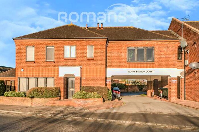 1 Bedroom Apartment To Rent In Station Road, RG10, Twyford