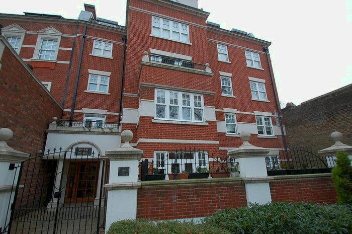 2 Bedroom Flat To Rent In Chiswick High Road, Parr Place, London, W4