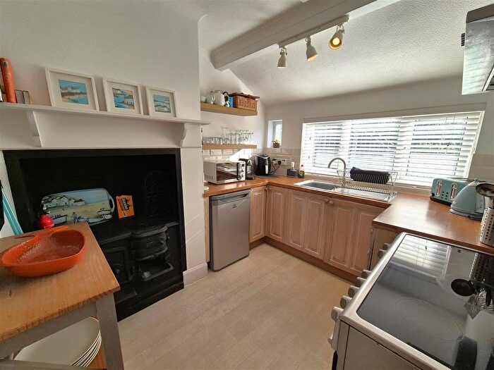 2 Bedroom Semi-Detached Bungalow For Sale In Battery Park, Polruan, Fowey, PL23