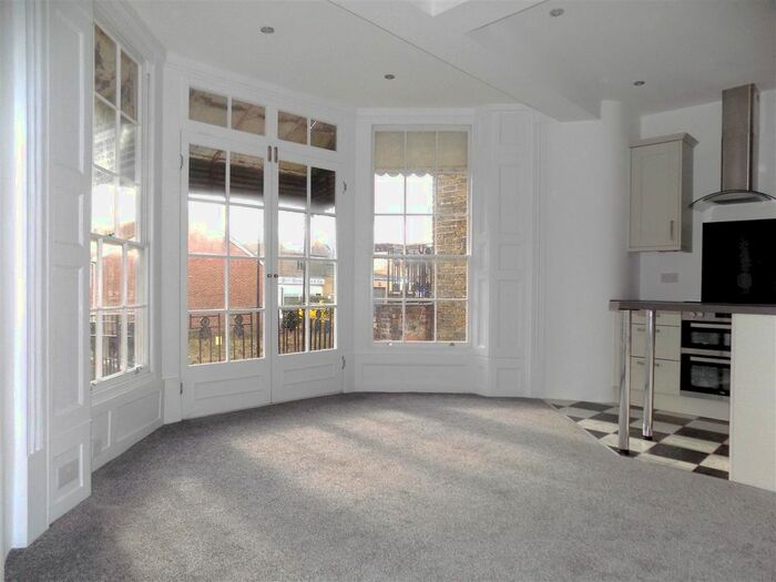 1 Bedroom Flat For Sale In High Street, Ramsgate, CT11