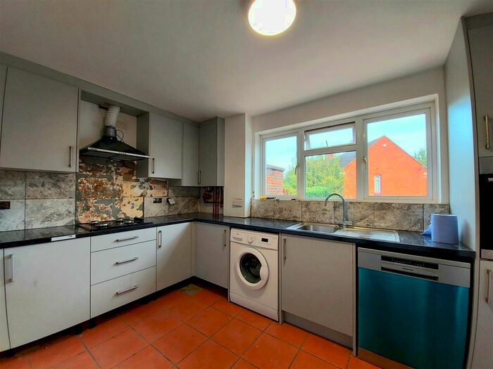 3 Bedroom Terraced House To Rent In Sutton Common Road, Sutton, SM1