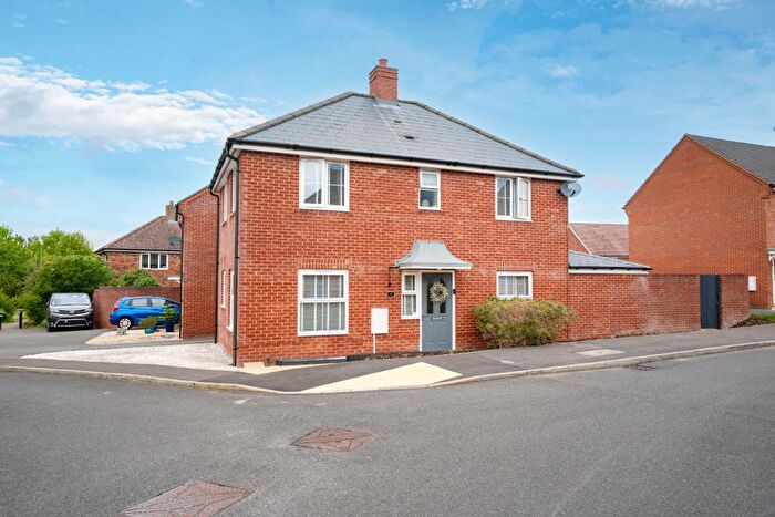3 Bedroom Detached House For Sale In Fleece Close, Andover., SP11