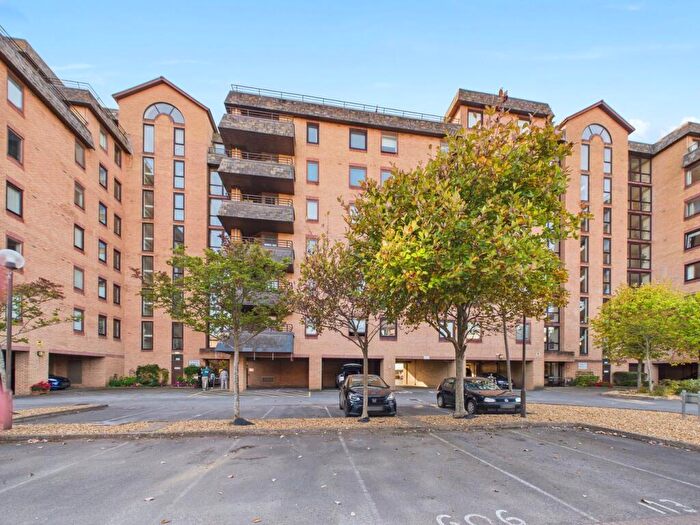 2 Bedroom Apartment For Sale In Beach Road, Weston-Super-Mare, BS23