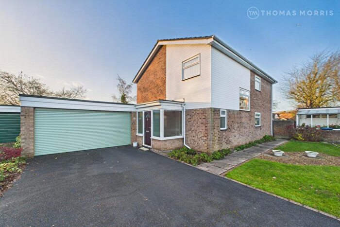 4 Bedroom Detached House For Sale In Westmeare, Hemingford Grey, Huntingdon, Cambridgeshire, PE28