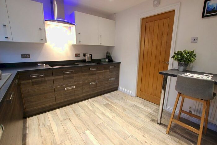 2 Bedroom Town House To Rent In Priory Grange, Darwen, BB3