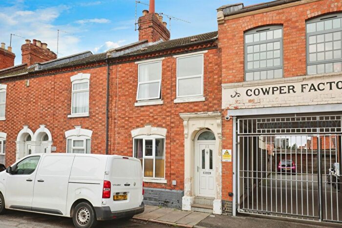 3 Bedroom End Of Terrace House For Sale In Shakespeare Road, Northampton, NN1