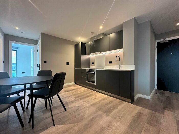 2 Bedroom Apartment To Rent In Springwell Gardens, Springwell Road, Leeds, LS12