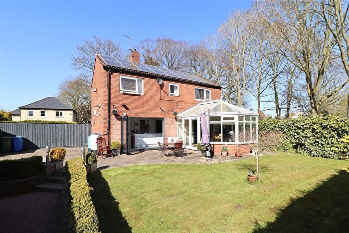 4 Bedroom Property For Sale In Grange Close, Full Sutton, YO41